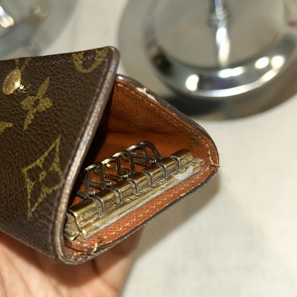 Louis Vuitton Key Holder/Wallet - Picture 9 of 10